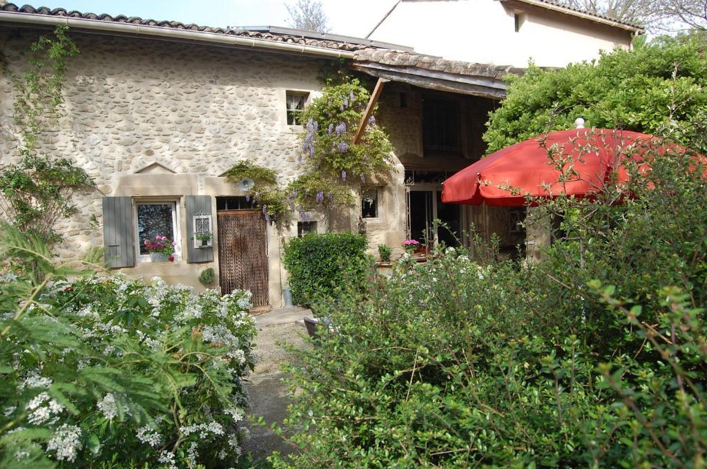 Bed and Breakfast Le Mas Des Clots Upie Экстерьер фото