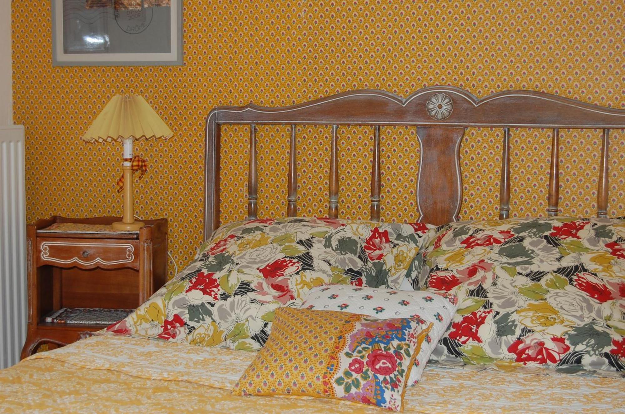 Bed and Breakfast Le Mas Des Clots Upie Экстерьер фото